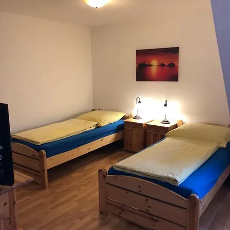 Gutshaus בית הארחה 3*