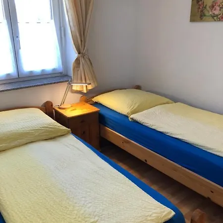 Gutshaus בית הארחה 3*