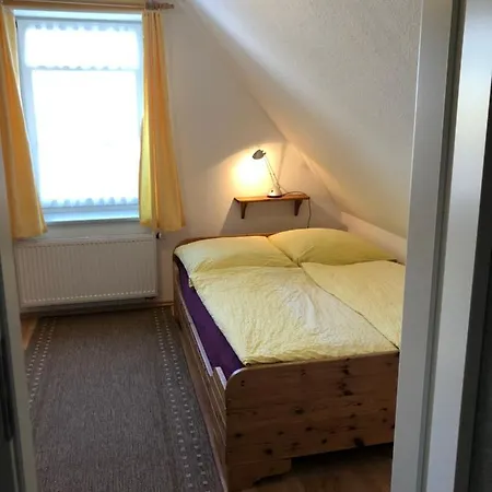 Gutshaus בית הארחה 3*